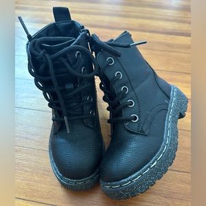 Glitter Combat Boots Toddler - Girl - Size: 6 & 7